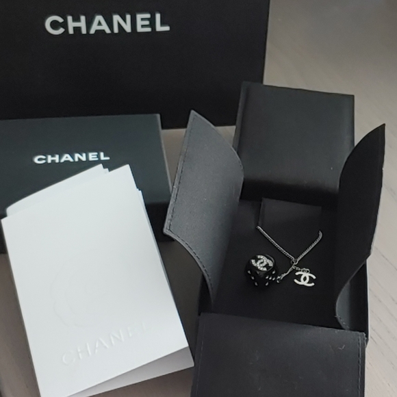 sold Chanel Crystal Lucky Die Silver Choker - Picture 2 of 7